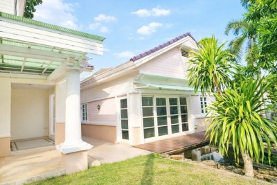พร้อมสระว่ายน้ำหน้าบ้านของส่วนกลาง ตลาดถนอมมิตร 950 ม. รามอินทรา65 วัชรพล ให้เช่า คฤหาสน์ 2ชั้น 2หลัง 6นอน 4น้ำ 152ตร.วา  500ตร.ม. - รูปที่ 8