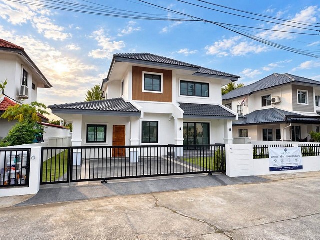 บ้านเดี่ยว 2 ชั้น มีพื้นที่เป็นสัดส่วน ทำเลป่าแดด เชียงใหม่