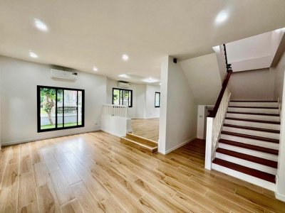 บ้านเดี่ยว 2 ชั้น แปลงมุม รีโนเวทใหม่ทั้งหลัง ทำเลดี หางดง - รูปที่ 3