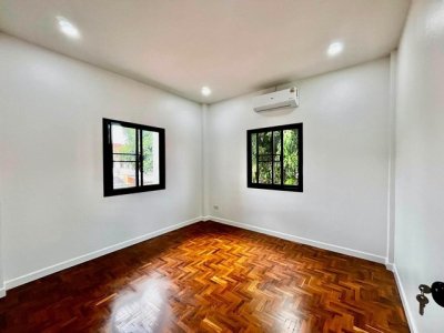 บ้านเดี่ยว 2 ชั้น แปลงมุม รีโนเวทใหม่ทั้งหลัง ทำเลดี หางดง - รูปที่ 5