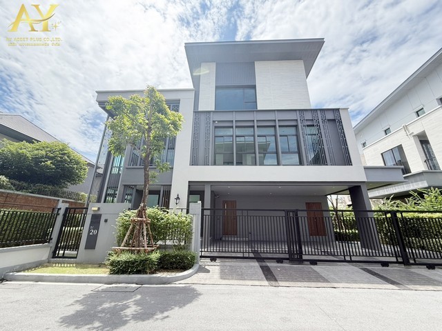 บ้านเดี่ยว 3 ชั้น โครงการ แกรนด์ บางกอก บูเลอวาร์ด อีสต์ พระราม 9 แปลงมุม 608 ตร.ม. สุดPrivacy ในราคาโดนใจเพียง 29.9 ล้านบาท