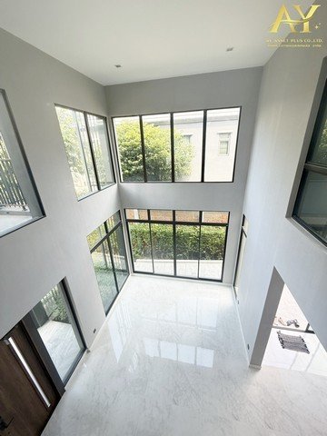 บ้านเดี่ยว 3 ชั้น โครงการ แกรนด์ บางกอก บูเลอวาร์ด อีสต์ พระราม 9 แปลงมุม 608 ตร.ม. สุดPrivacy ในราคาโดนใจเพียง 29.9 ล้านบาท - รูปที่ 4