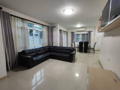 ให้เช่าบ้านเดี่ยวหลังมุม ธาดาทาวน์ ศรีราชา Fully Furnished เฟอร์ครบ TP-H2612 - รูปที่ 2