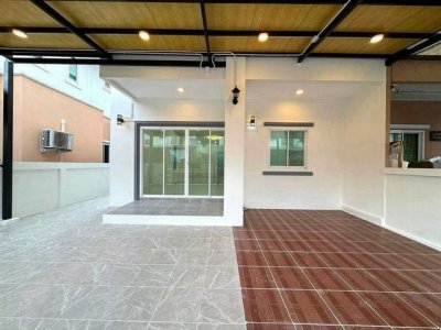 บ้านแฝดรีโนเวทใหม่ ศรีนครินทร์-นาพร้าว ศรีราชา 4 นอน TP-H2608 - รูปที่ 8