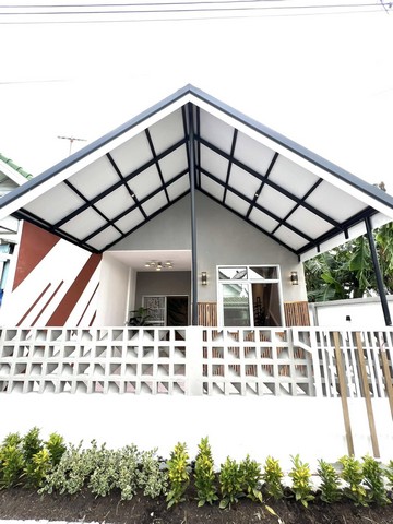 ด่วนหลุดจอง  ทาวน์เฮาส์รีโนเวทใหม่ทั้งหลัง หมู่บ้านณัฐยา  24 ตร.ว. 2 ห้องนอน 1 ห้องน้ำขายเพียง 1.89