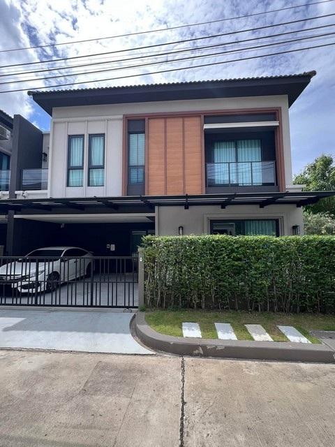 ให้เช่าบ้านแฝด 2 ชั้น 176 ตร.ม. GRANDE PLENO กรุงเทพกรีฑา ซ.ราษฎร์พัฒนา 15