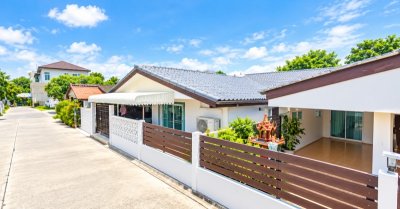 บางนา-ตราด49-55 เปิดซิง!  บ้านใหม่  แอร์ใหม่ 3ตัว  50 ตรว. 200 ตรม. จอดรถ3คัน สนามบินสุวรรณภูมิ เมกาบางนา  โลตัสบางนา ขนาดใหญ่ เพียง 900ม.