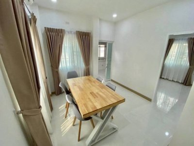 บ้านเดี่ยว 2 ชั้น เฟอร์นิเจอร์ครบ หิ้วกระเป๋าร้อมเข้าอยู่ หางดง - รูปที่ 2