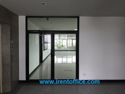 004123 ให้เช่า สำนักงาน อาคาร ฟลาย แอนด์ เซ็นส์ 39000 บาทต่อเดือน 1 ตารางวา ใกล้กับ - ห้องนอน 1 ห้อง ห้องน้ำ 1 ห้อง - รูปที่ 3