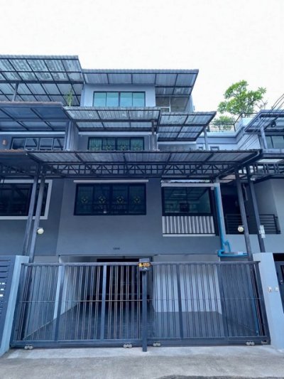 ให้เช่าโฮมออฟฟิศเล่นระดับ 7 ชั้น 300 ตรม. ลาดพร้าว 41 ทำเลดี เดินทางสะดวก ใกล้แหล่งของกิน ลาดพร้าววังหิน และโชคชัย 4