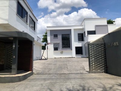 ขายบ้านเดี่ยวหลังใหญ่สไตล์ โมเดิร์น เนื้อที่ 1 ไร่ จรัญสนิทวงศ์ 35 ใกล้โรงพยาบาลศิริราช เพียง 4 กม. สระว่ายน้ำส่วนตัว ทำเลเงียบสงบ - รูปที่ 7
