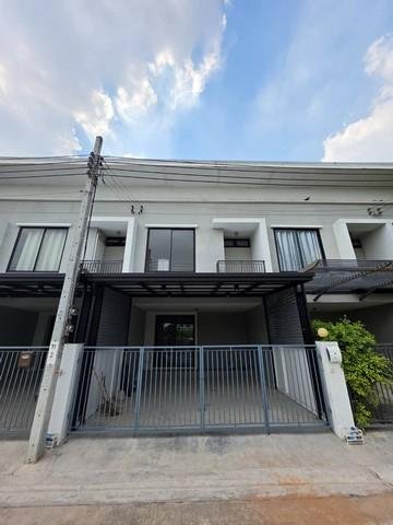ขายทาวน์โฮม 2 ชั้น 21 ตร.ว. ย่านสุขาภิบาล 2 ลาดกระบัง ใกล้โรบินสันลาดกระบัง