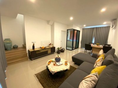 ขาย ทาวน์โฮม 3 ชั้น พาทิโอ ศรีนครินทร์–พระราม 9 | บ้านสวย เฟอร์นิเจอร์ครบ พร้อมเข้าอยู่! - รูปที่ 2