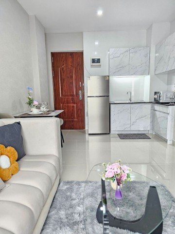 Condo CC2 ซอยเขาน้อยบุญสัมพันธ์ พัทยากลาง  เฟอร์นิเจอร์เครื่องใช้ไฟฟ้าครบ - รูปที่ 2
