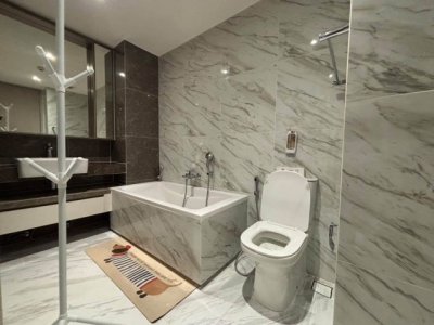 FYNN Asoke Sukhumvit 10 2nd Floor Luxury Decor With Bathtub Near BTS Asok - รูปที่ 6