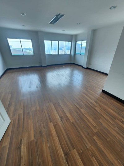 ขาย/ให้เช่า ถูกมาก!! โกดังพร้อมออฟฟิศ 3 ชั้น บนทำเลทอง ธัญบุรี คลอง 11 น้ำไม่เคยท่วม เดินทางสะดวก - รูปที่ 6