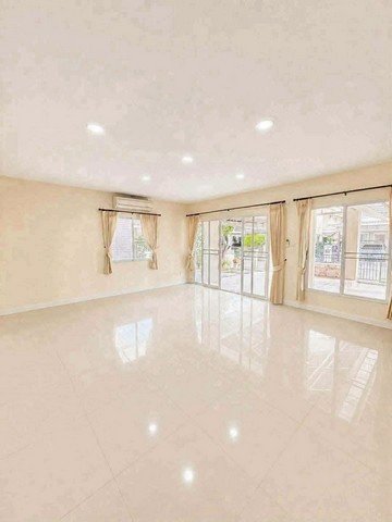 บ้านเดี่ยวหลังใหญ่ 2 ชั้น ทำเลดี ฟังก์ชันครบ สันกำแพง - รูปที่ 7