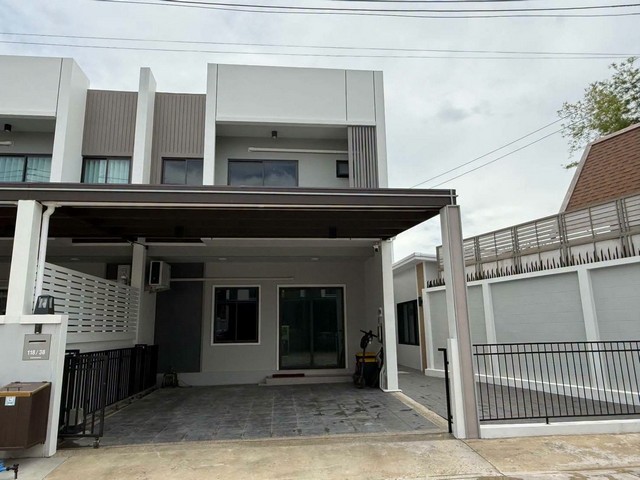 ทาวน์โฮม 2 ชั้น วิวดอยสุเทพ Fully Furnished พร้อมเข้าอยู่ สุเทพ