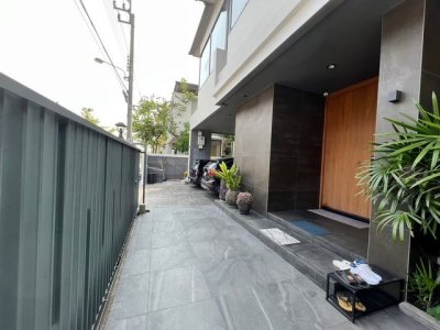 ขายบ้านเดี่ยว Sena Park Grand รามอินทรา ขนาด 69 ตร.วา ขายพร้อมผู้เช่า บิ้วท์อินทั้งหลัง สวนแนวตั้ง - รูปที่ 2