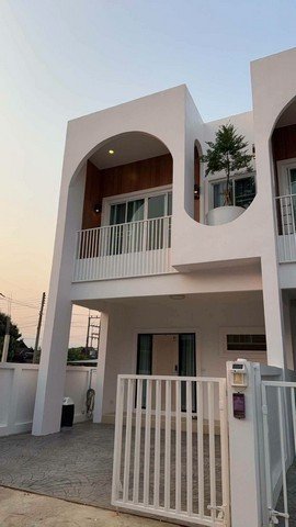 บ้าน 2 ชั้น บ้านสวย ขายพร้อมผู้เช่า ตกแต่งครบ ป่าแดด