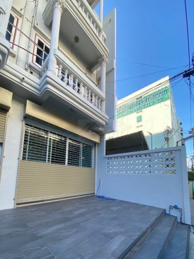 ให้เช่าทาวน์เฮ้าส์ 3 ชั้น 250 ตรม. ย่านรัชดา ห้วยขวาง ซอยประชาราษฎร์บำเพ็ญ9 ใกล้ Mrt ห้วยขวาง 700 เมตร - รูปที่ 2