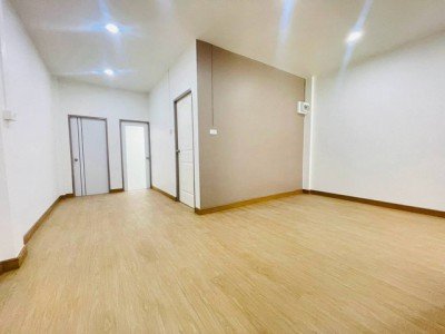 โปรแรง! ลดทันที 200,000 บาท บ้านชั้นเดียวรีโนเวทใหม่ทั้งหลัง ทำเลตรงข้ามโกลบอลเฮ้าส์ ชลบุรี ใกล้เซ็นทรัล - รูปที่ 5