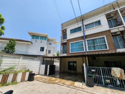 Village City พัฒนาการ 32   ใกล้รถไฟฟ้า MRT ศรีนครินทร์ ใกล้โรงเรียนนานาชาติสิงคโปร์