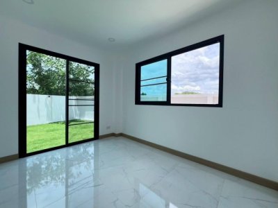 ขาย 4.29 ล้าน #โซนท่าศาลา บ้านสร้างใหม่ 2 ชั้น พร้อมเข้าอยู่ Modern Design | High Ceiling ทำเลเดินทางสะดวก พร้อมสาธารณูปโภคครบครัน - รูปที่ 6