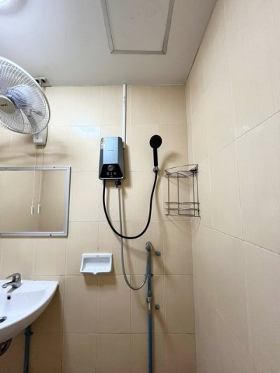 T26-335 ให้เช่า ทาวน์เฮ้าส์ - 16000 บาทต่อเดือน ใกล้กับ ตลาดสันติอโศก ชั้นทั้งหมด 2 ชั้น ชั้นที่ 1 - รูปที่ 4