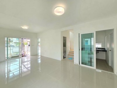 บ้านเดี่ยวบ้านสวย บรรยากาศน่าอยู่ เนื้อที่ 50 ตรว.  พื้นที่ใช้สอย 152.15 ตรม. 3 ห้องนอน 1 ห้องอเนกประสงค์ 2 ห้องน้ำ ที่จอดรถ 2 คัน - รูปที่ 5