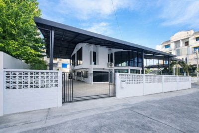 ให้เช่าอาคารสำนักงาน 2 ชั้น จอดรถได้ 12 คัน MRT โชคชัย4 1.86 กม. MRT สุทธิสาร 2.45กม.  ย่านรัชดา ลาดพร้าว 4นอน 100ตร.ว. 520ตร.ม. พร้อมลาน - รูปที่ 2