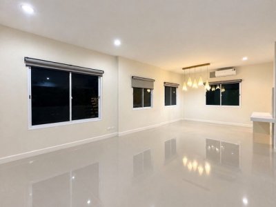 ให้เช่า บ้านแฝด 2ชั้น 38ตรว. วงแหวน-ลำลูกกา คลอง 7 ใกล้ตลาดชัชวาล - รูปที่ 2