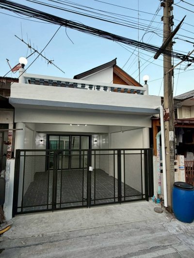 ขายทาวน์เฮาส์ 2 ชั้น ทรายทองนิเวศน์ ตกแต่งใหม่พร้อมอยู่ ทำเลดีเมืองนนทบุรี ใกล้รถไฟฟ้าสายสีชมพู (ซอยติวานนท์ 45) - รูปที่ 2