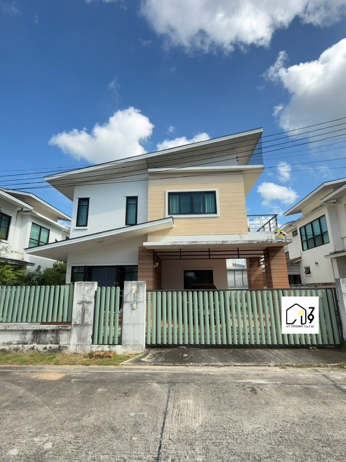 Vายและให้เช่าบ้านเดี่ยว 2 ชั้นหลังแหลมทองระยอง ใจกลางเมืองระยอง พร้อมเฟอร์นิเจอร์ครบ