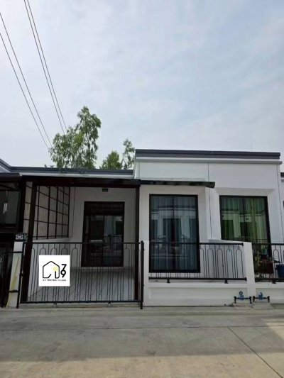 ให้เช่าทาวน์โฮมชั้นเดียว หนองน้ำเย็น ใกล้มาบตาพุด ระยอง พร้อมเฟอร์นิเจอร์ครบ 7,000/เดือน