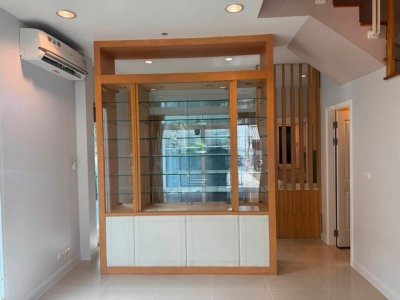 ให้เช่าทาวน์โฮม 3 ชั้นหลังมุม 3 ห้องนอน บ้านกลางเมือง เออร์บาเนี่ยน พระราม 9-ลาดพร้าว ซอยลาดพร้าว 84 ใกล้ MRTลาดพร้าว 71 ใกล้ทางด่วน - รูปที่ 2