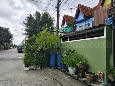 ทาวน์เฮ้าส์ 2 ชั้น หมู่บ้าน ชาวฟ้าลำลูกกา-คลอง2 พร้อมอยู่ ทำเลดี ราคาถูกสุดในโครงการ - รูปที่ 3
