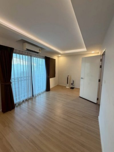 ขายทาวน์โฮม 3 ชั้น 4 ห้องนอน บ้านกลางเมือง พระราม 9-อ่อนนุช ทำเลดีติดถนนเมน ใกล้ Airport Link สถานีบ้านทับช้าง - รูปที่ 7
