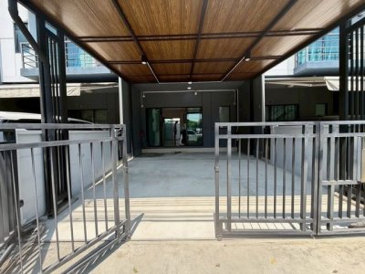 ขายทาวน์โฮม 3 ชั้น 4 ห้องนอน บ้านกลางเมือง พระราม 9-อ่อนนุช ทำเลดีติดถนนเมน ใกล้ Airport Link สถานีบ้านทับช้าง - รูปที่ 2