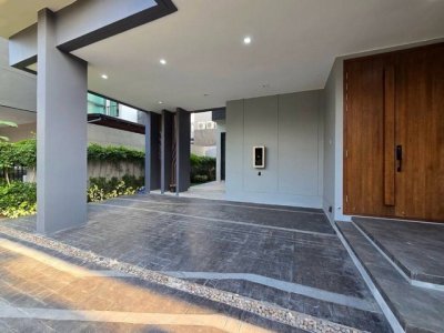ขายวิลล่าหรู 3 ชั้น 440 ตรม. Modern Luxury The Gentry พัฒนาการ 2 ซอยพัฒนาการ 32 เชื่อมต่อทองหล่อ-เอกมัย เพียง 5 กม. - รูปที่ 2