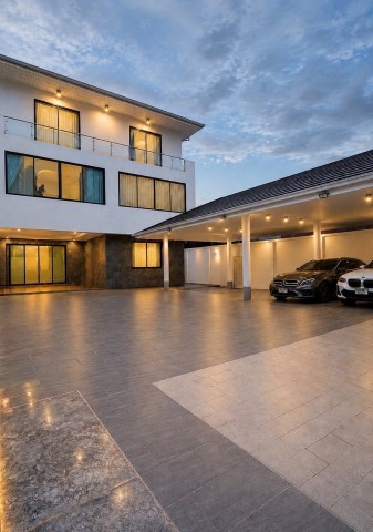 Pool Villa 6 นอน เซ็นทรัล อีสต์วิลล์ 1.2 กม. นาคนิวาส1-4 บ้านเดี่ยวหรู  8 น้ำ MRTลาดพร้าว71 1กม.   173 ตร.ว 800 ตร.ม. สระว่ายน้ำส่วนตัว