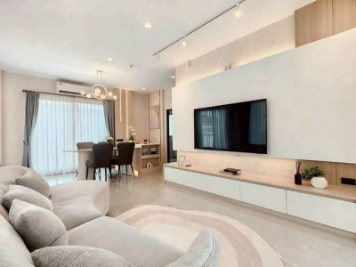 ให้เช่าบ้านเดี่ยวหรู บางกอก บูเลอวาร์ด บางนา–กม.5 พร้อมเข้าอยู่ หันหน้าทิศเหนือ - รูปที่ 2