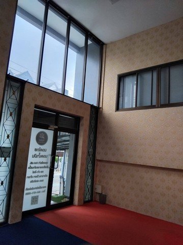 อาคาร 3.5 ชั้น 46 ตรว. 4 ห้องน้ำห้องอาบน้ำ 2 ห้อง  8 ห้องทำงาน ย่าน Town in Town – ศรีวรา - รูปที่ 3
