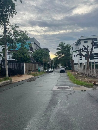 ขายที่ดิน 74 ตรว  ซอยพรีเมียร์ 1 แยก 14 ติดสวนวนธรรม สวนสาธารณะ 38 ไร่ ใกล้พาราไดซ์พาร์ค ใกล้สวนหลวง - รูปที่ 6