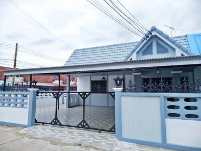 บ้านมาลัยทองวิลล่า 1 บ้านสวนชลบุรีทาวน์เฮาส์ชั้นเดียว หลังริม เนื้อที่ 52 ตร.ว. 3 ห้องนอน 2 ห้องน้ำ - รูปที่ 2