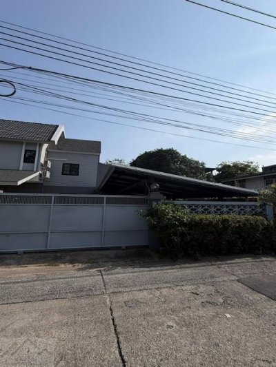 ให้เช่าบ้านเดี่ยว 5 ห้องนอน ซอยรัชดาภิเษก 32 บ้านสไตล์คอนกรีตผสมไม้ เงียบสงบ เป็นส่วนตัวสูง เดินทางสะดวก รัชดา ลาดพร้าว พระราม 9 - รูปที่ 2