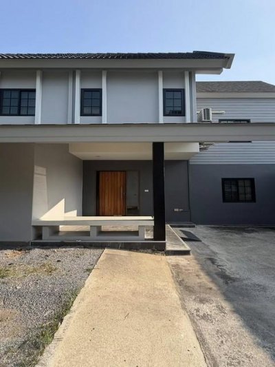 ให้เช่าบ้านเดี่ยว 5 ห้องนอน ซอยรัชดาภิเษก 32 บ้านสไตล์คอนกรีตผสมไม้ เงียบสงบ เป็นส่วนตัวสูง เดินทางสะดวก รัชดา ลาดพร้าว พระราม 9 - รูปที่ 5