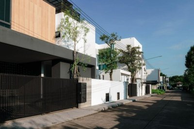 โซนเจ็ดยอด ให้เช่า 120,000 บาท/เดือน Pool villa 3 ชั้น บ้านหลังใหญ่ ตกแต่งสุดหรู #เฟอร์นิเจอร์บิ้วอินครบเซ็ท #หิ้วกระเป๋าพร้อมเข้าอยู่ได้เลย - รูปที่ 2