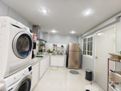 ขายทาวน์โฮม 3 ชั้น โกลเด้นทาวน์ 2 ปิ่นเกล้า–จรัญสนิทวงศ์ หลุดจองเพียง 1 หลังเท่านั้น อยู่ต้นโครงการ เข้า-ออกสะดวก ตกแต่ง สไตล์มินิมอล - รูปที่ 5