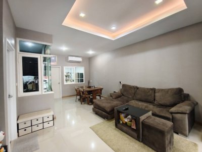 ขายทาวน์โฮม 3 ชั้น โกลเด้นทาวน์ 2 ปิ่นเกล้า–จรัญสนิทวงศ์ หลุดจองเพียง 1 หลังเท่านั้น อยู่ต้นโครงการ เข้า-ออกสะดวก ตกแต่ง สไตล์มินิมอล - รูปที่ 3